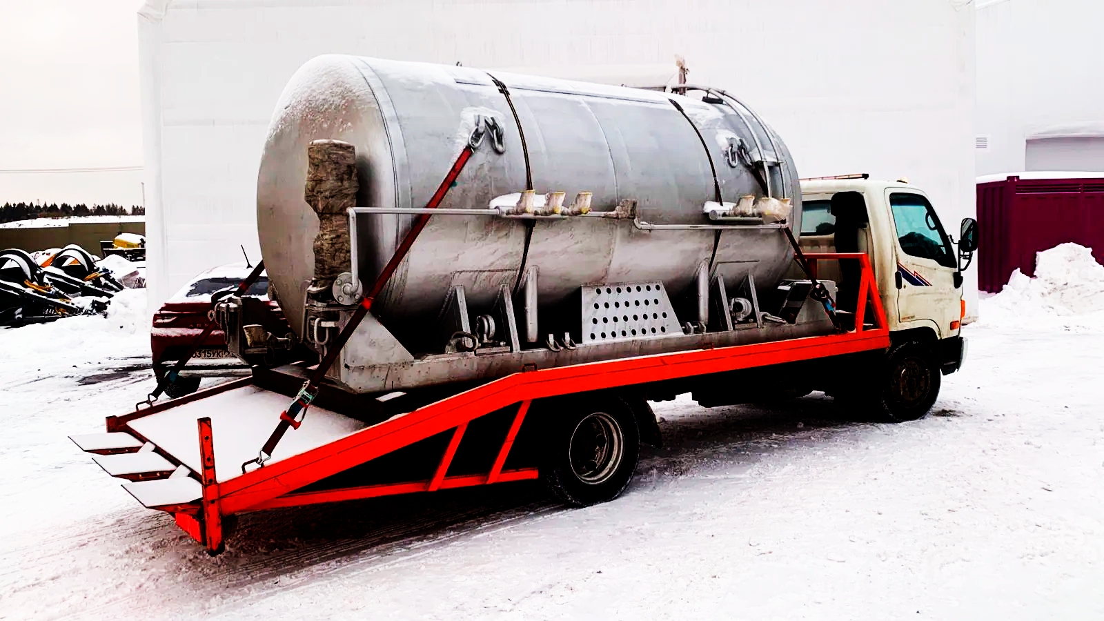 Доставка ёмкости на финишную монтажную площадку