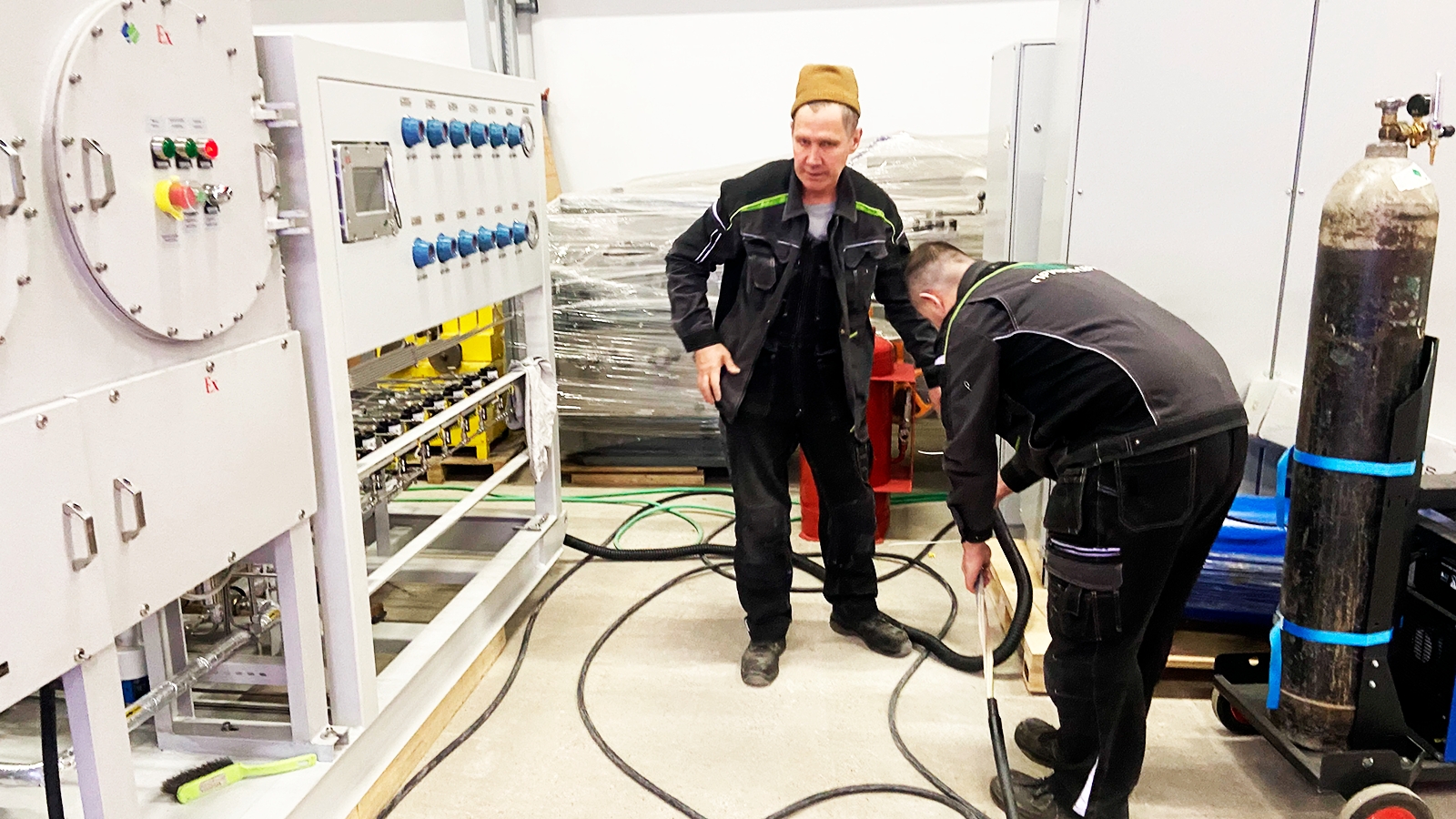 Электромонтажние работы водородной станции