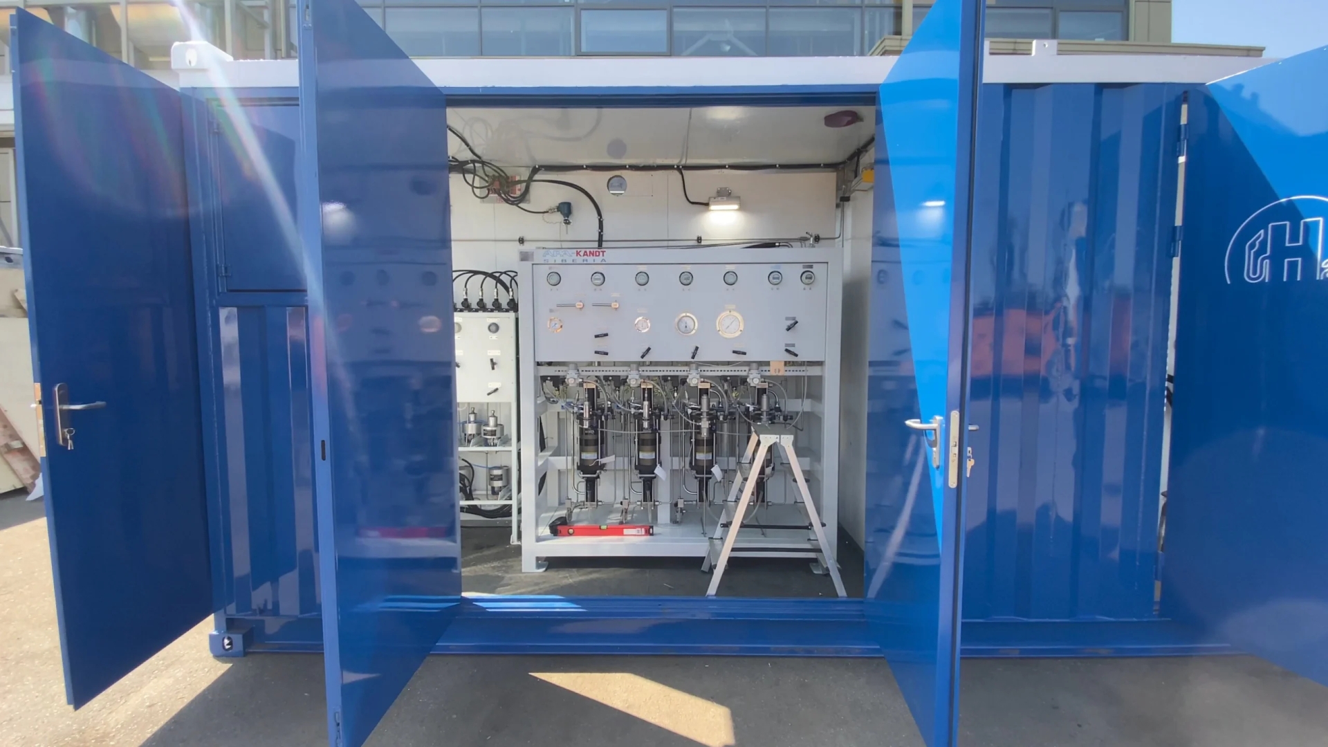 Водородная заправочная станция снежинка в контейнере