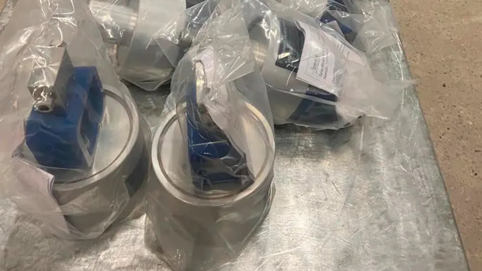 Клапана высокого давления с пневмоприводом для управления установкой