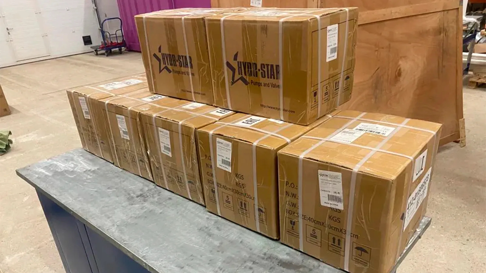 Продукция HYDR-STAR в коробках, прибыла для сборки водородной станции