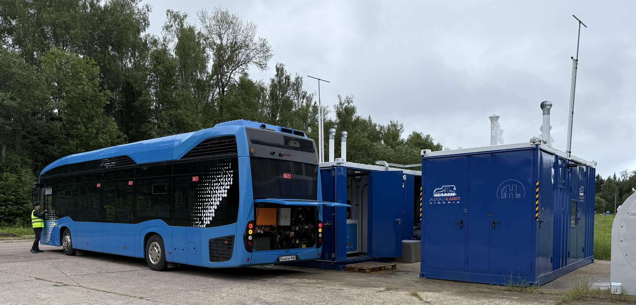 Водородный автобус ПАО «КАМАЗ» на первой промышленной заправке в России